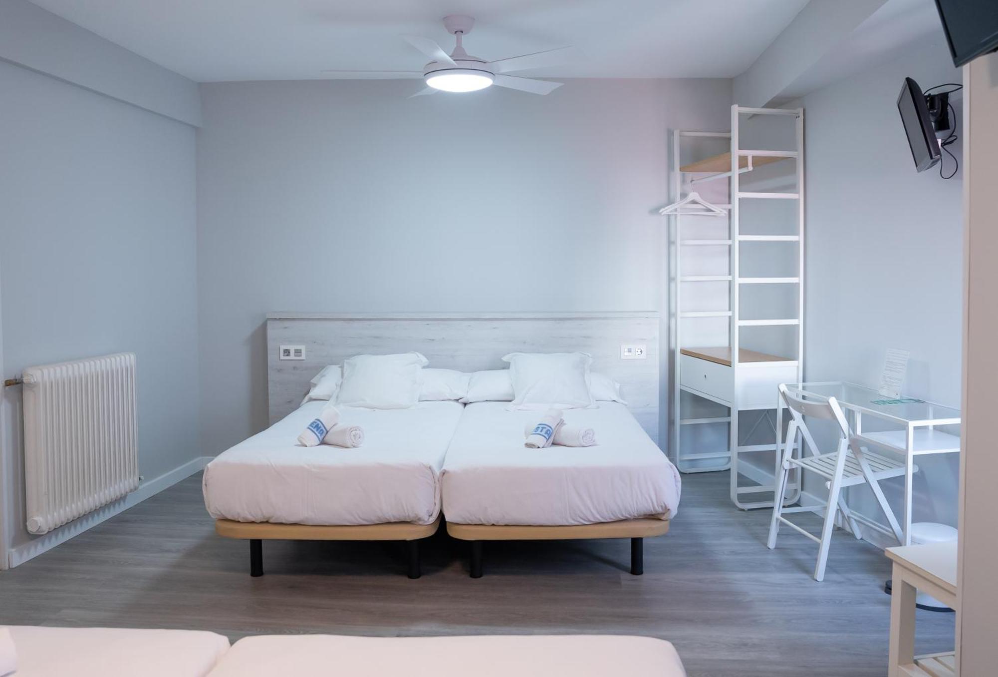 Hostal Viena Soria Luaran gambar