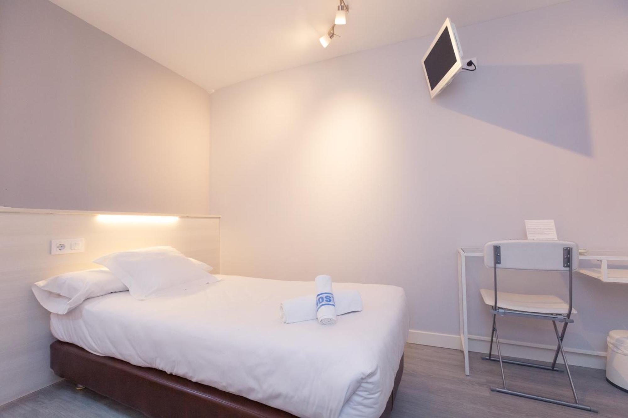 Hostal Viena Soria Luaran gambar