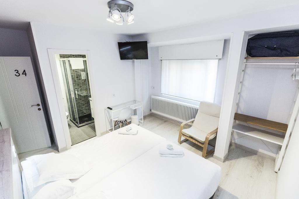 Hostal Viena Soria Luaran gambar