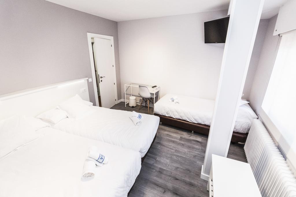 Hostal Viena Soria Luaran gambar