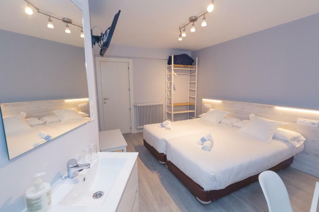 Hostal Viena Soria Luaran gambar